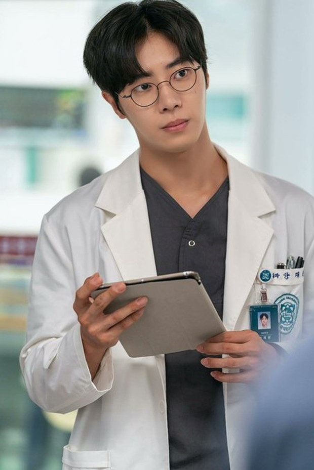 Choo Young Woo di Drama The Trauma Code: Heroes On Call / Foto : x.com/NetflixKR