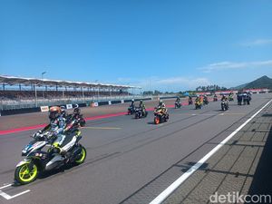 Pembalap Pro hingga Komunitas Unjuk Gigi di Yamaha Sunday Race 2025 Mandalika Pembalap Pro hingga Komunitas Unjuk Gigi di Yamaha Sunday Race 2025 Mandalika