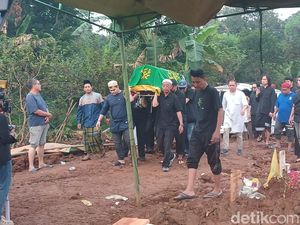 Video Kunto Aji Kenang Sosok Gustiwiw: Panutan di Generasinya Video Kunto Aji Kenang Sosok Gustiwiw: Panutan di Generasinya