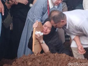 Ibunda Sempat Gak Percaya Gusti Irwan Wibowo Meninggal Dunia Ibunda Sempat Gak Percaya Gusti Irwan Wibowo Meninggal Dunia