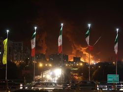 Ramai-ramai Warga Dunia Menanti Dievakuasi dari Israel dan Iran