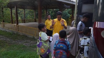 Berbagi Keceriaan di HUT Bhayangkara ke-79, Polres Rohul Ajak Anak Yatim Wisata