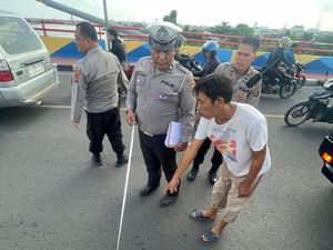Sopir Pikap yang Tabrak Motor 1 Keluarga di Musi IV Sempat Kabur-Dikejar Warga Sopir Pikap yang Tabrak Motor 1 Keluarga di Musi IV Sempat Kabur-Dikejar Warga