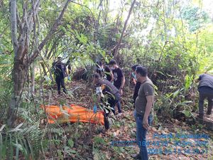 Misteri Jasad Wanita dalam Karung dengan Wajah Tertutup Baju Hitam di OKI Misteri Jasad Wanita dalam Karung dengan Wajah Tertutup Baju Hitam di OKI