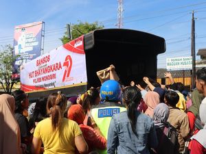 Peringati Hari Bhayangkara, Polres Wonogiri Bagikan Bansos di Pracimantoro