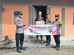 HUT Ke-79 Bhayangkara, Polres Kebumen Salurkan 100 Paket Sembako
