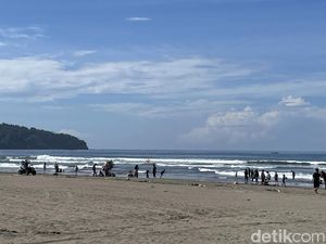 Bocah yang Hilang Tenggelam di Pantai Pangandaran Ditemukan Tewas Bocah yang Hilang Tenggelam di Pantai Pangandaran Ditemukan Tewas