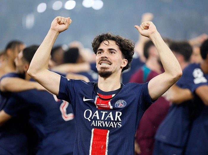MUNICH, GERMANY - MAY 31: Vitinha of Paris Saint-Germain celebrates after the UEFA Champions League Final 2025 between Paris Saint-Germain and FC Internazionale Milano at Munich Football Arena on May 31, 2025 in Munich, Germany. (Photo by Richard Sellers/Sportsphoto/Allstar via Getty Images)