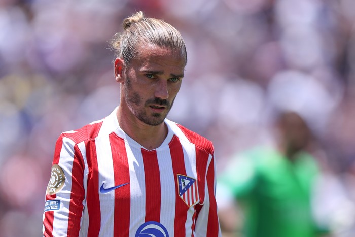 PASADENA, CALIFORNIA - JUNE 15: Antone Griezmann #7 of Club Atletico de Madrid  looks on during the FIFA Club World Cup 2025 group B match between Paris Saint-Germain FC and Club Atletico de Madrid at Rose Bowl Stadium on June 15, 2025 in Pasadena, California. (Photo by Omar Vega/Getty Images)