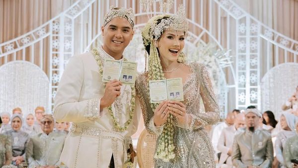 Foto: Alyssa Daguise Anggun Pakai Kebaya Bersejarah Tex Saverio di Akad Nikah