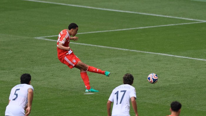 Soccer Football - Club World Cup - Group C - Bayern Munich v Auckland City - TQL Stadium, Cincinnati, Ohio, U.S. - June 15, 2025 Bayern Munich's Jamal Musiala scores their eighth goal from the penalty spot IMAGN IMAGES via Reuters/Katie Stratman