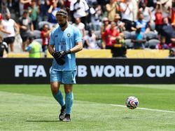 Bela-belain Cuti Kerja, Eh Kiper Auckland Malah Kebobolan 10 Gol!