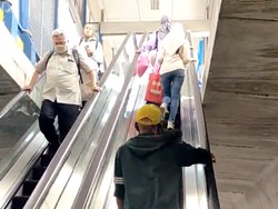 Video: Keluh Kesah Warga soal Eskalator Halte Cipulir Mati Tak Diperbaiki