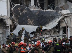 Rudal Iran Terus Hantam Israel, 5 Orang Tewas-92 Luka Rudal Iran Terus Hantam Israel, 5 Orang Tewas-92 Luka