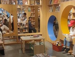 Video: Berkunjung ke Toko Buku Estetik dan Viral di Blok M