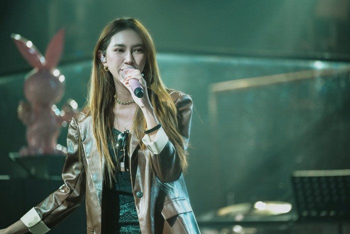 Icha Yang Icha Yang, penyanyi asal Jember, booming setelah menyanyikan lagu Batak Mardua Holong di TikTok.