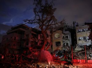 Iran Puji Keberhasilan Serangan Rudalnya ke Tel Aviv