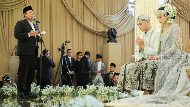Berita Seputar Selebriti Insertlive Terkini : Terpopuler: Al Ghazali & Alyssa Daguise Menikah vs Artis Beda Agama dengan Orang Tua