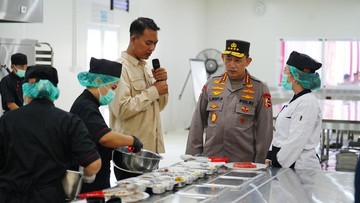 Kapolri Tinjau SPPG Polda Bali, Pastikan Dukung Program MBG Pemerintah