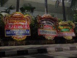 Video: Sederet Karangan Bunga Pernikahan untuk Al Ghazali dan Alyssa