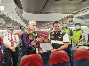 Alhamdulillah... Pendaratan Perdana Jemaah Haji Debarkasi Banjarmasin Lancar Alhamdulillah... Pendaratan Perdana Jemaah Haji Debarkasi Banjarmasin Lancar