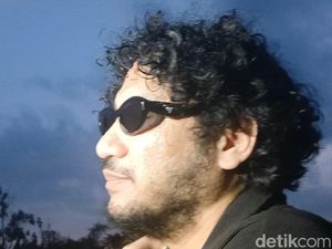 Kunto Aji Kenang Gustiwiw Sosok Menyenangkan dan Bisa Gaul di Mana Saja Kunto Aji Kenang Gustiwiw Sosok Menyenangkan dan Bisa Gaul di Mana Saja