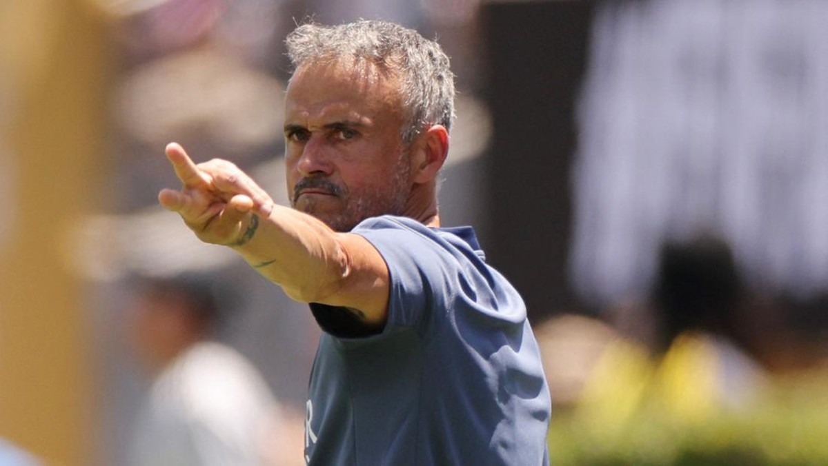 Pelatih PSG Luis Enrique. Foto: REUTERS/DANIEL COLE