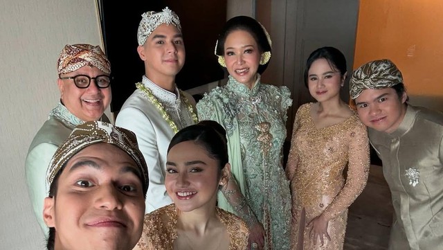 Update Informasi Selebriti InsertLive : Intip Harta Kekayaan Irwan Mussry Ayah Sambung A Ghazali yang Sawer Koin Emas