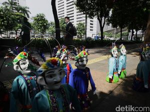 Ondel-ondel Mini Sambut HUT Jakarta ke-498 Ondel-ondel Mini Sambut HUT Jakarta ke-498