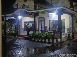 Pasangan Kekasih di Kota Probolinggo Dibegal, Leher Dikalungi Celurit Pasangan Kekasih di Kota Probolinggo Dibegal, Leher Dikalungi Celurit