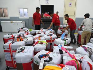 Pemeriksaan Ketat Koper Jamaah Haji di Makkah Pemeriksaan Ketat Koper Jamaah Haji di Makkah