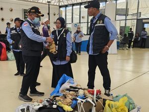 Dear Jemaah Haji, Jangan Bawa Payung dan Kabel Rol ke Kabin Pesawat