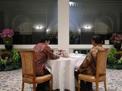 Gaya Prabowo dan PM Wong Kompak Berbatik saat Private Dinner di Sri Temasek