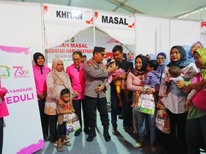 Kapolri Berikan Sembako dan Alat Bantu Disabilitas Saat Puncak Baktikes