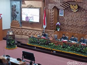 DPRD Usul Pembangunan Parkir Bawah Tanah di Lapangan Puputan Badung DPRD Usul Pembangunan Parkir Bawah Tanah di Lapangan Puputan Badung