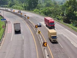 Tanah Bergerak Dekat Tol Cipularang, Jasa Marga Pastikan Jalan Aman Tanah Bergerak Dekat Tol Cipularang, Jasa Marga Pastikan Jalan Aman