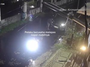 Geger Pria di Malang Turun dari Mobil Lalu Pamer Alat Kelamin Geger Pria di Malang Turun dari Mobil Lalu Pamer Alat Kelamin