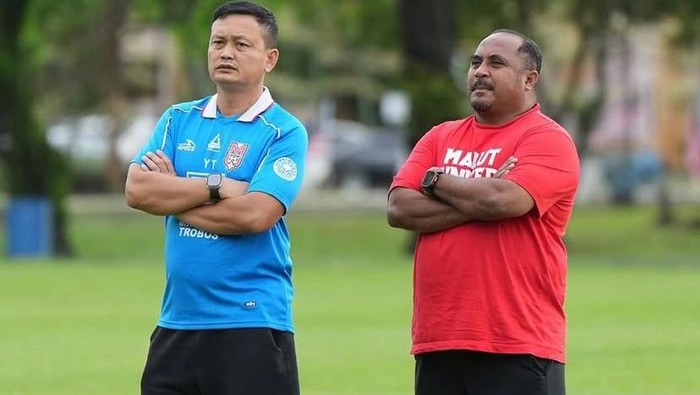 Yeyen Tumena (kiri) dan Imran Nahumarury (kanan) dipecat Malut United. Yeyen Tumena (kiri) dan Imran Nahumarury (kanan) dipecat Malut United.
