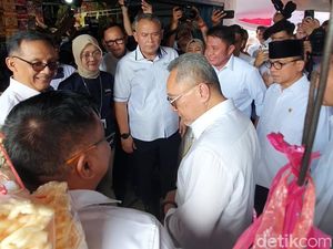 Zulhas Pertanyakan Tak Ada Beras SPHP di Gerai Sembako Koperasi Merah Putih