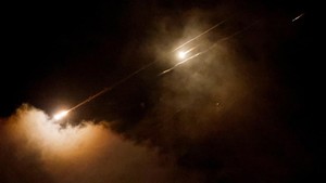 Iran Tembakkan Rentetan Rudal ke Israel-Kuwait-Yordania-Bahrain