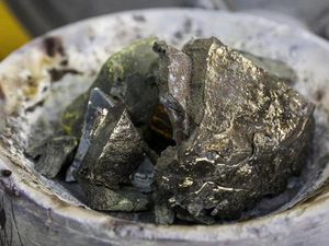 Video: Kejagung Terkait Peluang Usut Korupsi Penyelundupan Logam Tanah Jarang Video: Kejagung Terkait Peluang Usut Korupsi Penyelundupan Logam Tanah Jarang