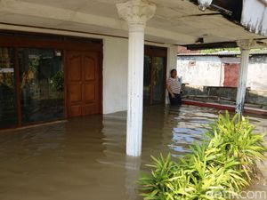 5 Cara Amankan Rumah yang Rawan Banjir buat Cegah Kerusakan 5 Cara Amankan Rumah yang Rawan Banjir buat Cegah Kerusakan