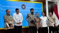 Bobby Minta Kendaraan Pelat BL Diubah BK, Mualem Anggap Angin Lalu