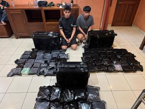 Bareskrim Bekuk 2 WN Malaysia, 40 Bungkus Sabu dan Ekstasi Disita Bareskrim Bekuk 2 WN Malaysia, 40 Bungkus Sabu dan Ekstasi Disita