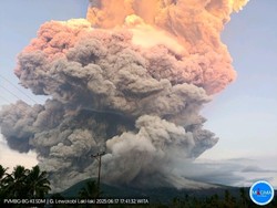 Gunung Lewotobi Laki-Laki Meletus, Kini Berstatus Awas