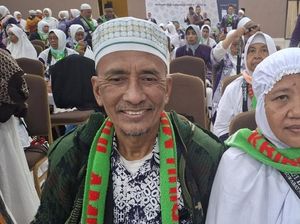 Kisah Rochmad Tukang Pijat Naik Haji Sempat Memijat Arie Untung Kisah Rochmad Tukang Pijat Naik Haji Sempat Memijat Arie Untung
