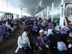 Penumpang Pesawat Saudia Mendarat Darurat di Kualanamu Dipulangkan Besok Penumpang Pesawat Saudia Mendarat Darurat di Kualanamu Dipulangkan Besok
