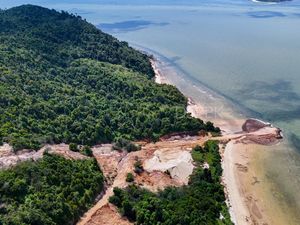 Selain Raja Ampat, Pulau Citlim nan Mungil dan Cantik Itu Terluka Oleh Tambang