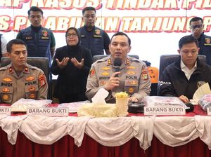 4 Pengedar Meterai Palsu Senilai Rp 1,2 M Ditangkap, Pelaku Mahasiswa-Buruh 4 Pengedar Meterai Palsu Senilai Rp 1,2 M Ditangkap, Pelaku Mahasiswa-Buruh