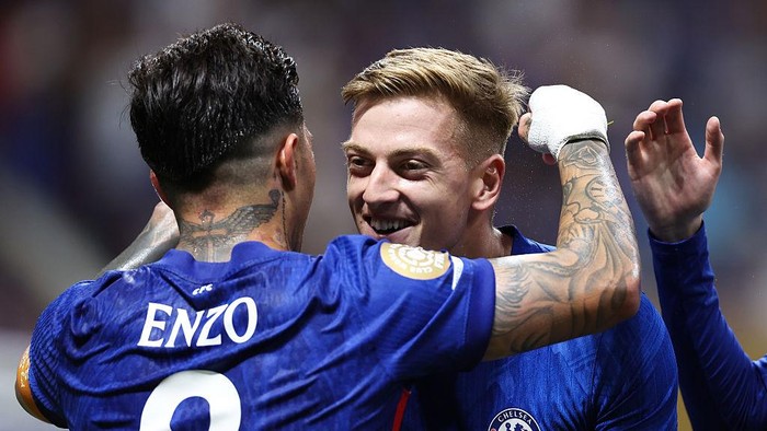 liam delap enzo fernandez chelsea piala dunia antarklub 2025 chelsea vs los angeles fc chelsea vs lafc ATLANTA, GEORGIA - JUNE 16: Enzo Fernandez #8 of Chelsea FC celebrates scoring his teams second goal with Liam Delap #9 of Chel during the FIFA Club World Cup 2025 group D match between Chelsea FC and Los Angeles Football Club at Mercedes-Benz Stadium on June 16, 2025 in Atlanta, Georgia. (Photo by Michael Regan - FIFA/FIFA via Getty Images)